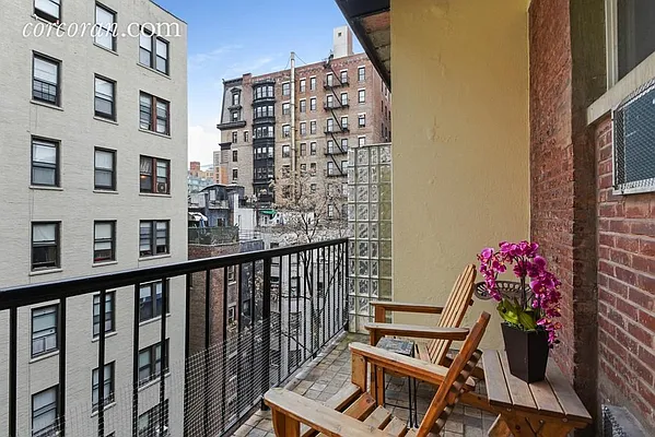 Sold by Corcoran | media 19