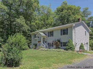 604 N Elting Corners Rd, Highland, NY 12528