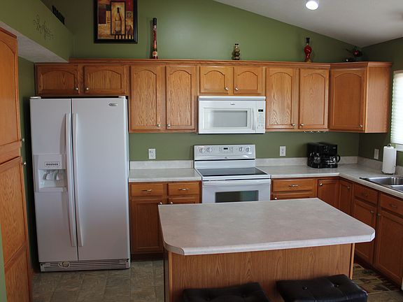 3rd image of 1750 NW Faesy Ln