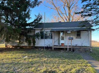 324 E Cherry St, Argos, IN 46501