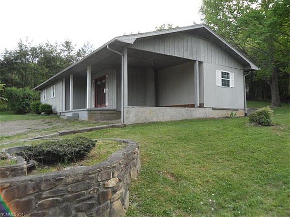 2nd image of 163 Candlewood Cir
