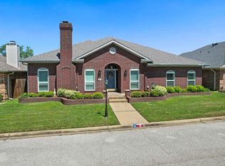 6 Friendswood Dr, Longview, TX 75605
