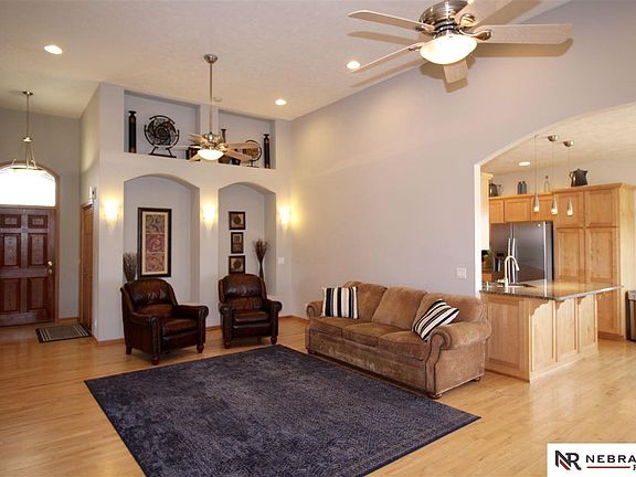 4th image of 19515 Lakeside Cir