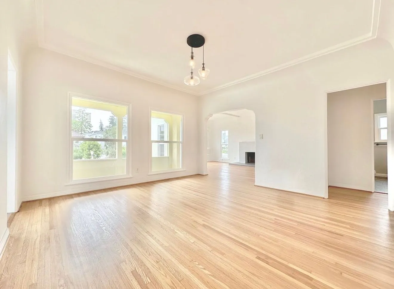 2 bed, 1250 sqft, $3,600 — Photo 2