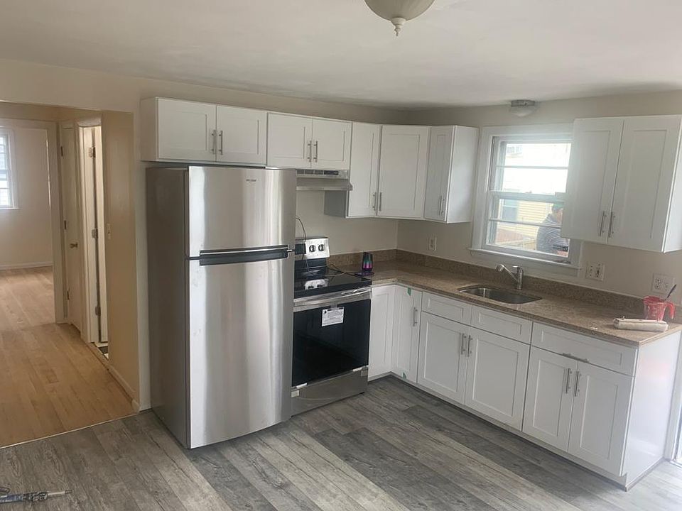 1st image of 91 Metropolitan Ave #3