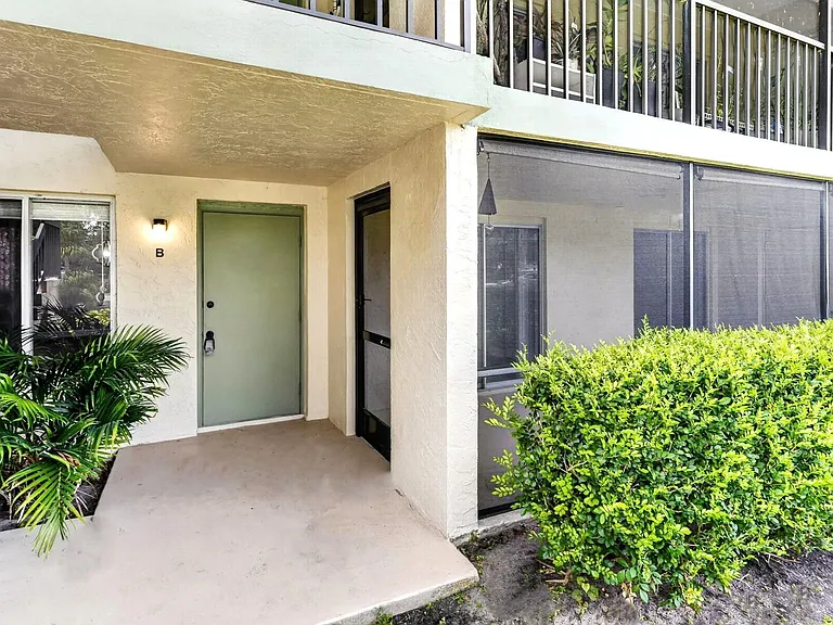 6495 Chasewood Dr #B — Photo 1