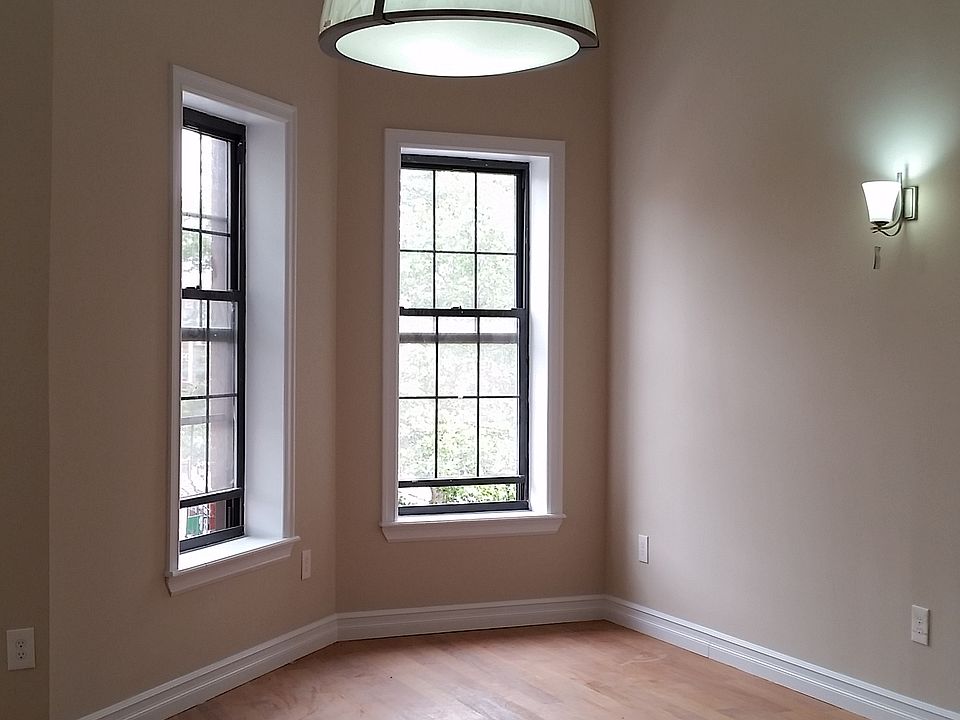 2nd image of 518 Van Buren Street #16