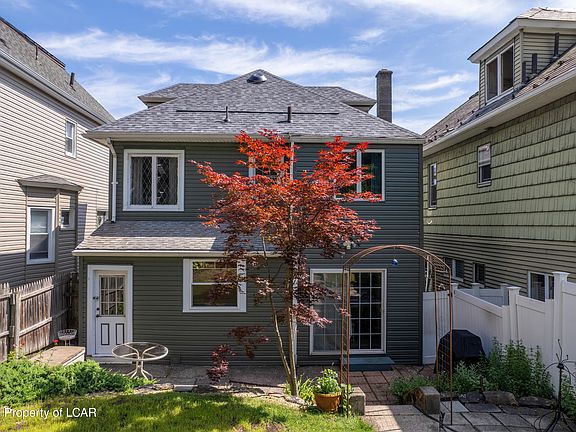 5th image of 181 Dana St