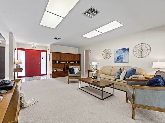 3rd image of 961 Viscaya Blvd