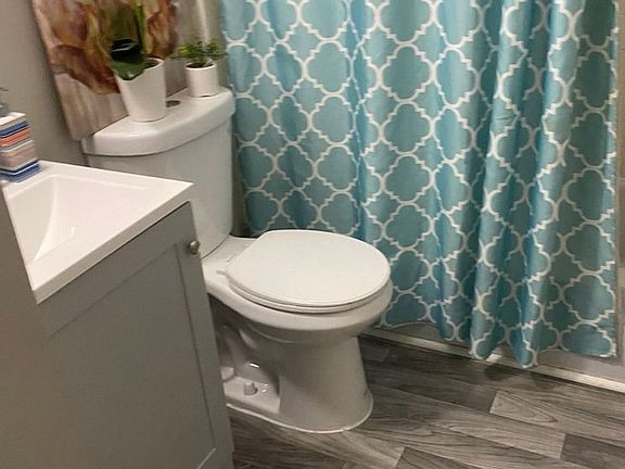 4th image of 610 W 5th Ave APT 11