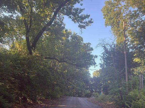 4th image of 3720 Rim Rd