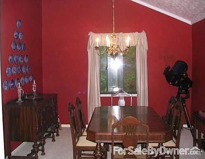Dining Room
						:
						Vaulted ceiling crown molding