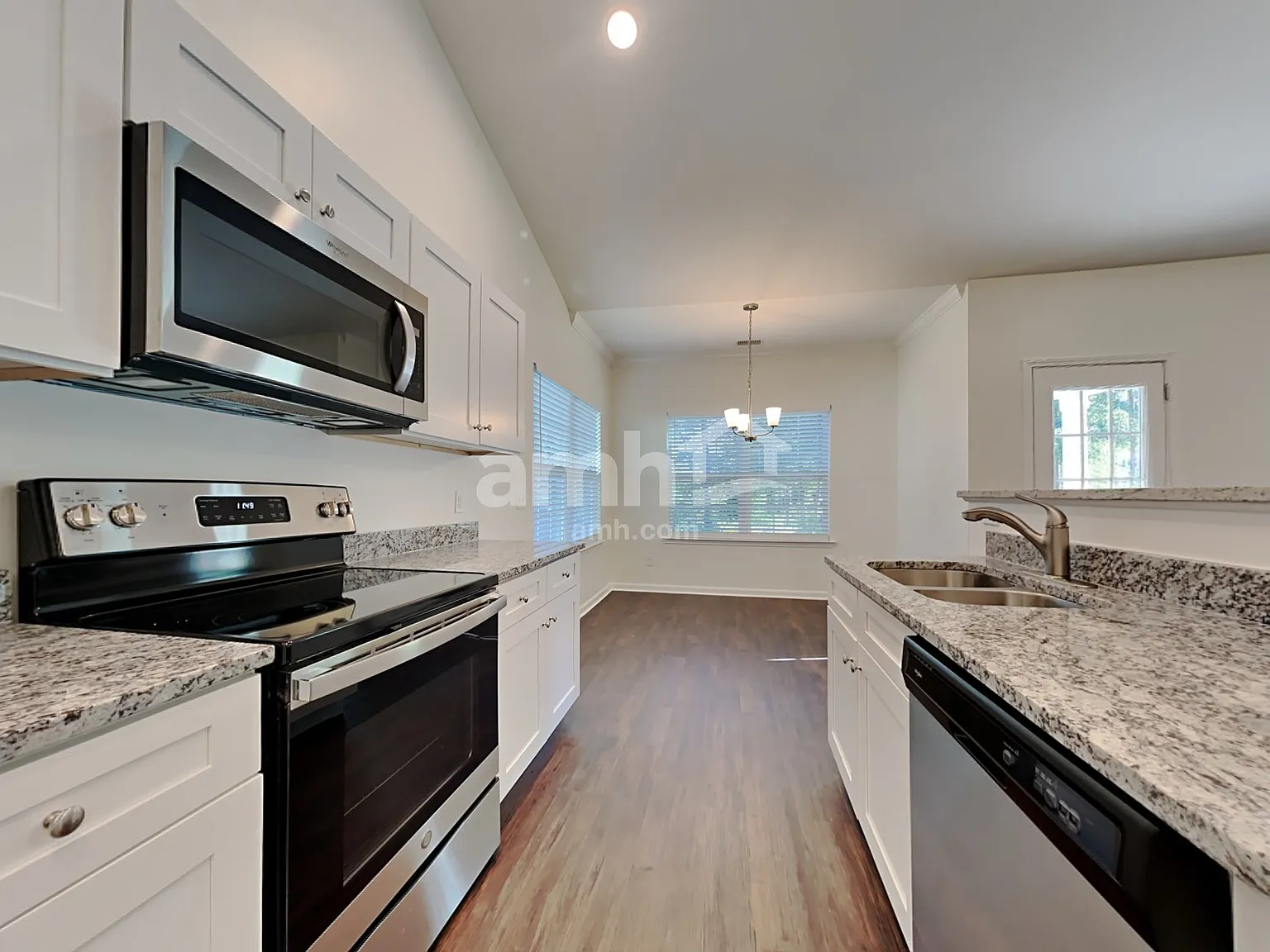 3 bed, 2.0 bath, 1678 sqft, $2,365 — Photo 4