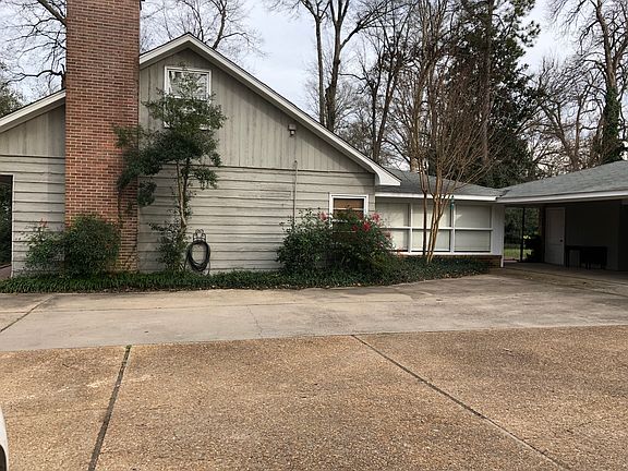 Side view of house 