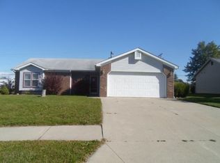 1407 Knoll Crest Dr, Kendallville, IN