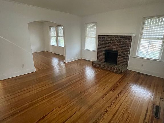 3rd image of 118 W Harrison Ave