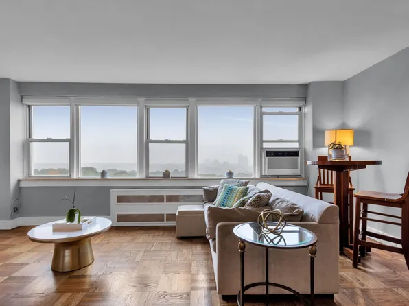 4555 Henry Hudson Pkwy W image 1 of 40