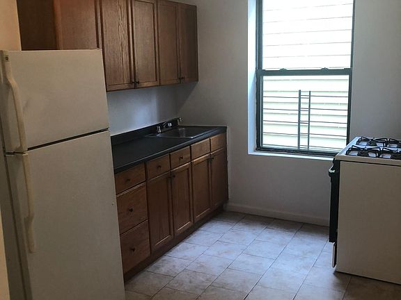 3rd image of 3754 Olinville Ave