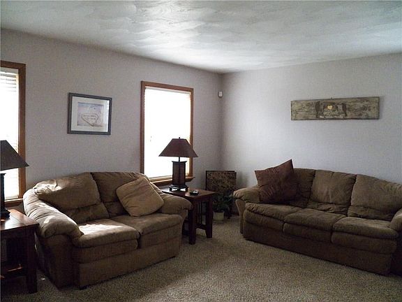 3rd image of 8656 Barbara Dr