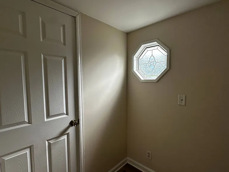 245 Lattintown Rd — Photo 17