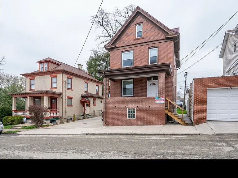 447 Steck St — Photo 3
