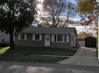 2984 3rd St, Marion, IA 52302