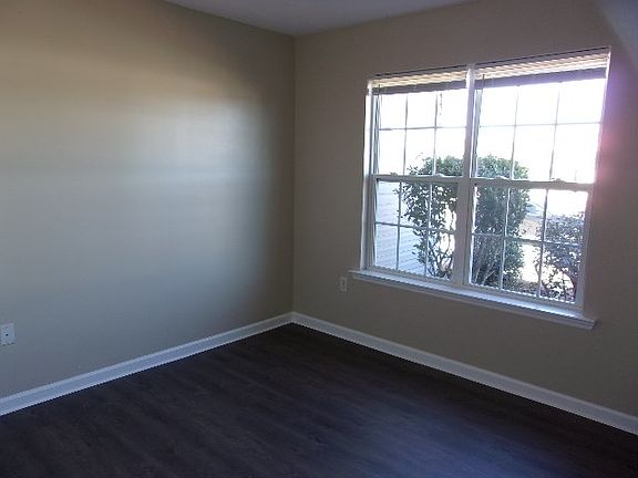 3rd image of 5196 Calvary Cir