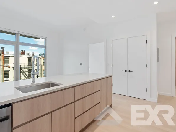 33 4th Street image 4 of 15