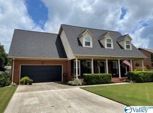 1211 Cedarwood Dr SW, Decatur, AL 35603