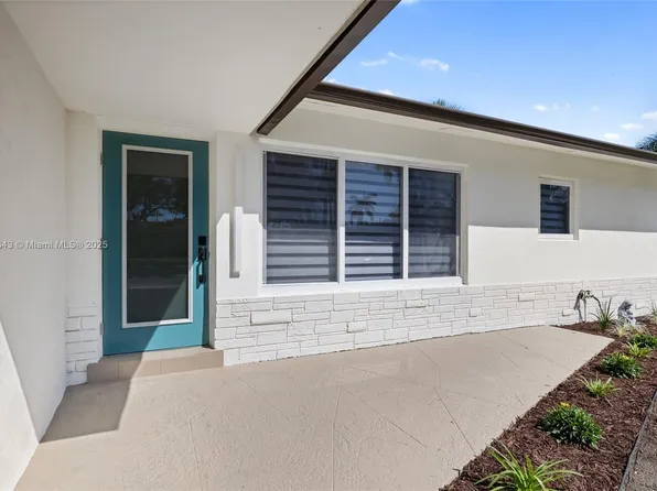 211 SW 14th St, Pompano Beach, FL 33060