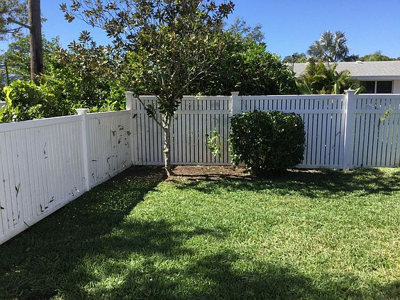 Private fenced in yard