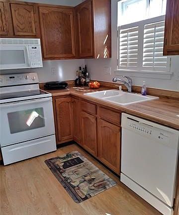 5th image of 8365 Candon Dr