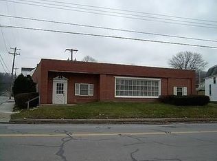 3708 4th Ave, Beaver Falls, PA 15010