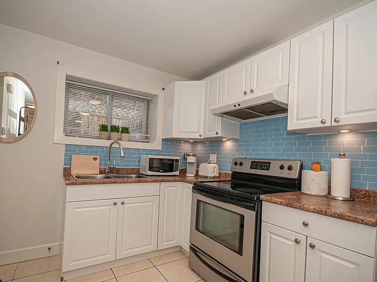 1534 Bewicke Ave — Photo 6