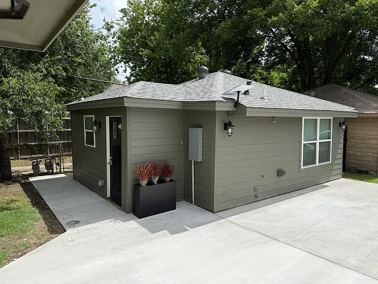 Cute Guest House for lease
