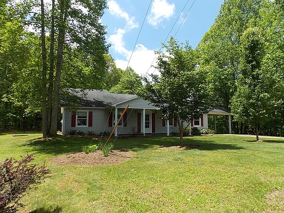 3rd image of 326 Blueberry Ln