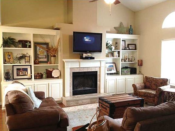 3rd image of 2792 Venetian Ct