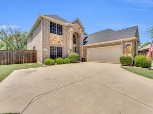 104 Aztec Ct, Waxahachie, TX 75165