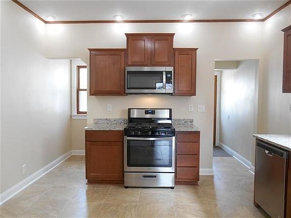 4th image of 1624 E Saint Francis Ave