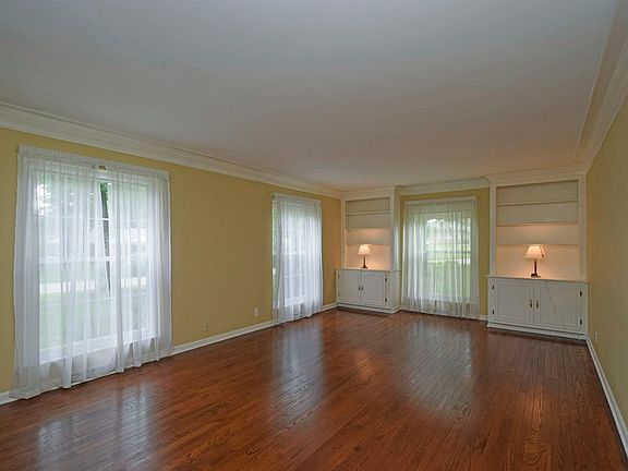 2nd image of 691 Dunwoodie Dr