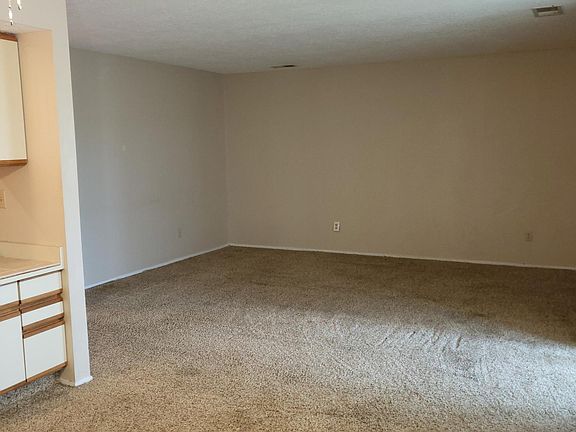 Dining room to living room