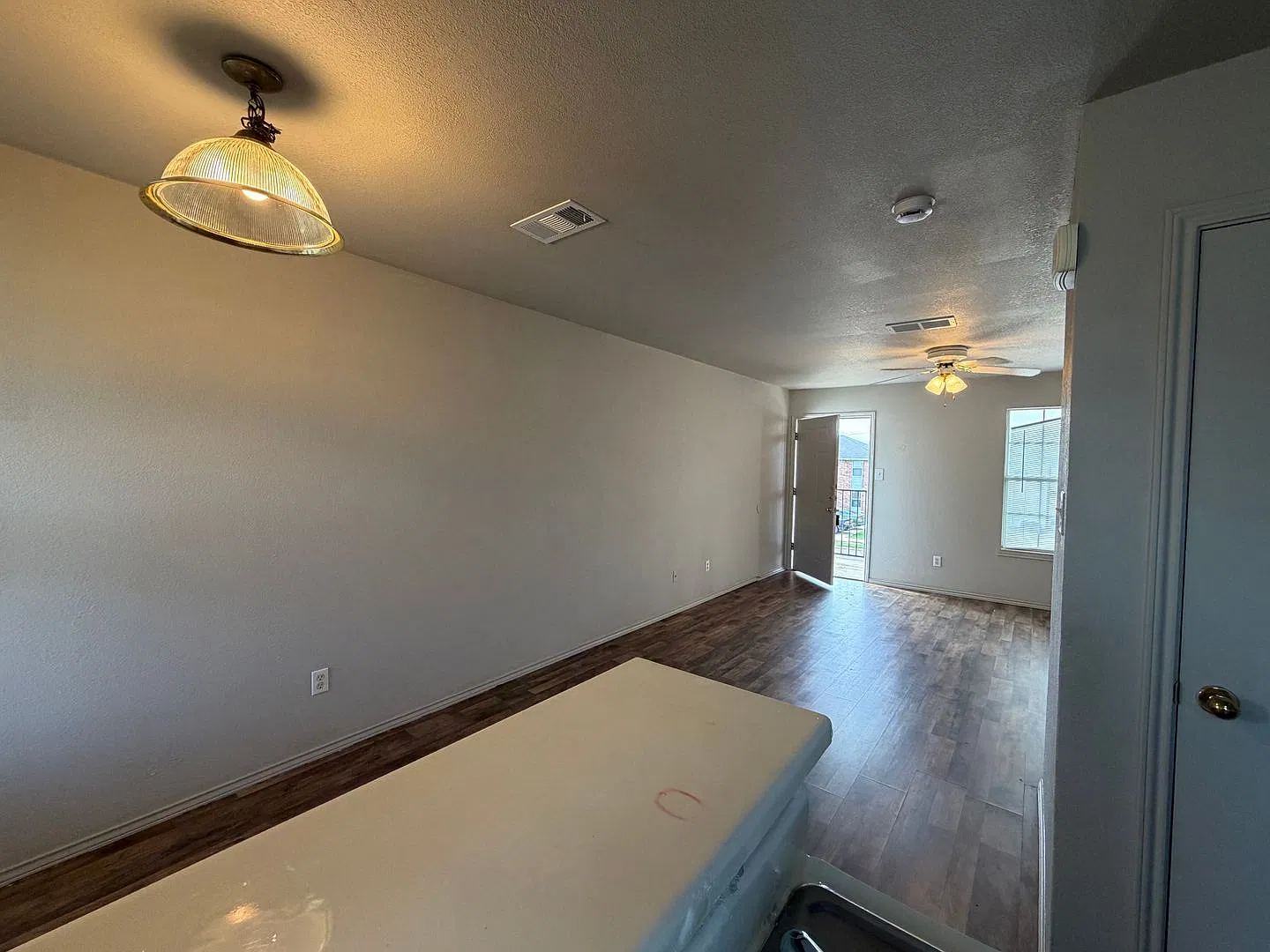 Charming 2-Bedroom Apartment with Spacious Living & Cozy Comfort! — Photo 4