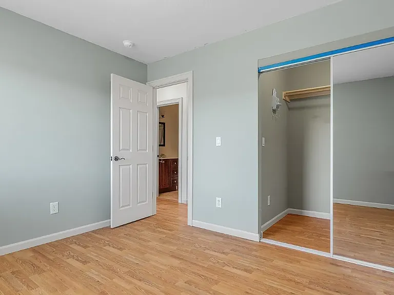 33003 G Pl — Photo 20