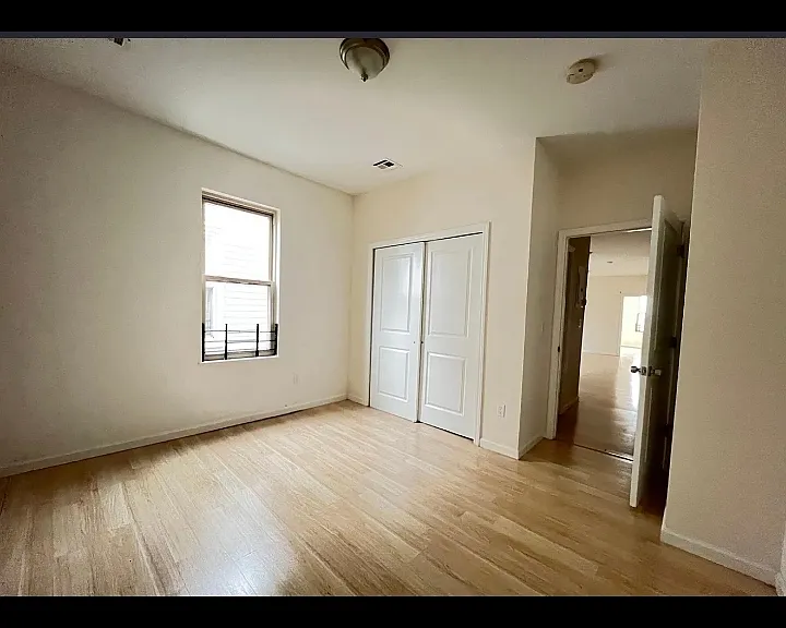 684 Grove St #L3 — Photo 4