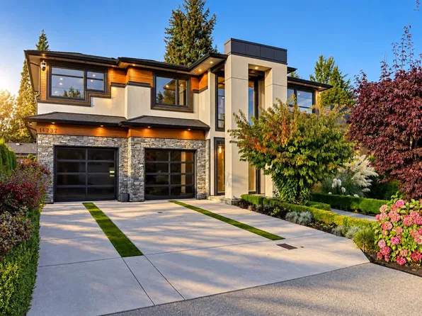 14237 Vine Ave, White Rock, BC V4B 2S9