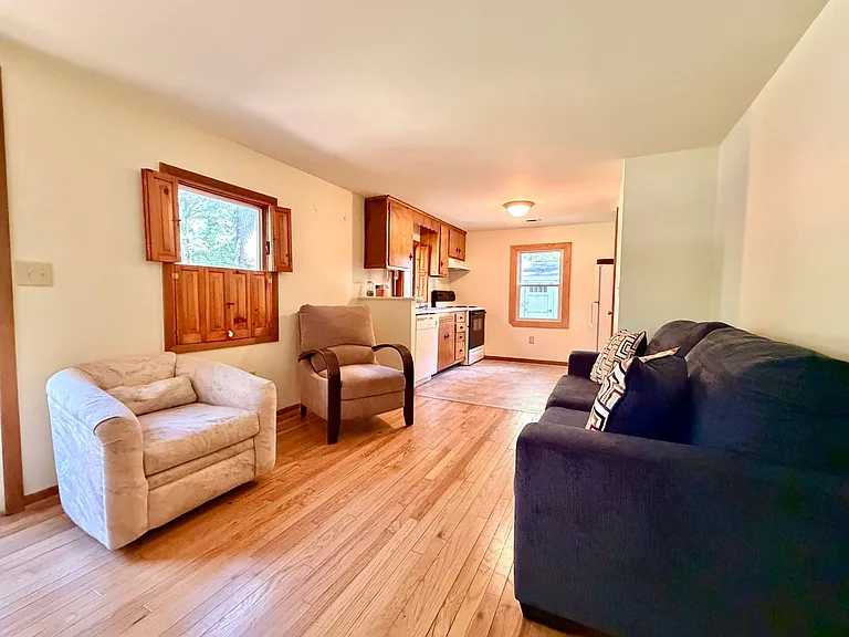 18587 Sylvan Dr — Photo 3