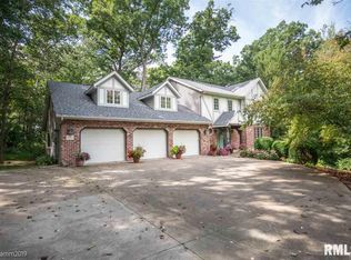 1353 Timber Oaks Dr, Metamora, IL 61548