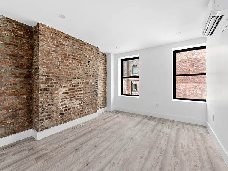 557 2nd Ave #3 — Photo 2