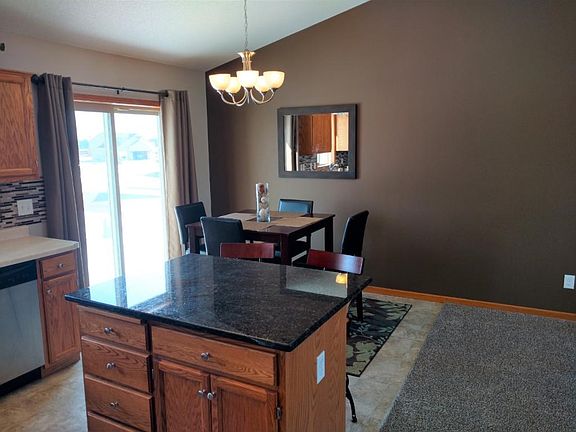 Open kitchen/dining room
