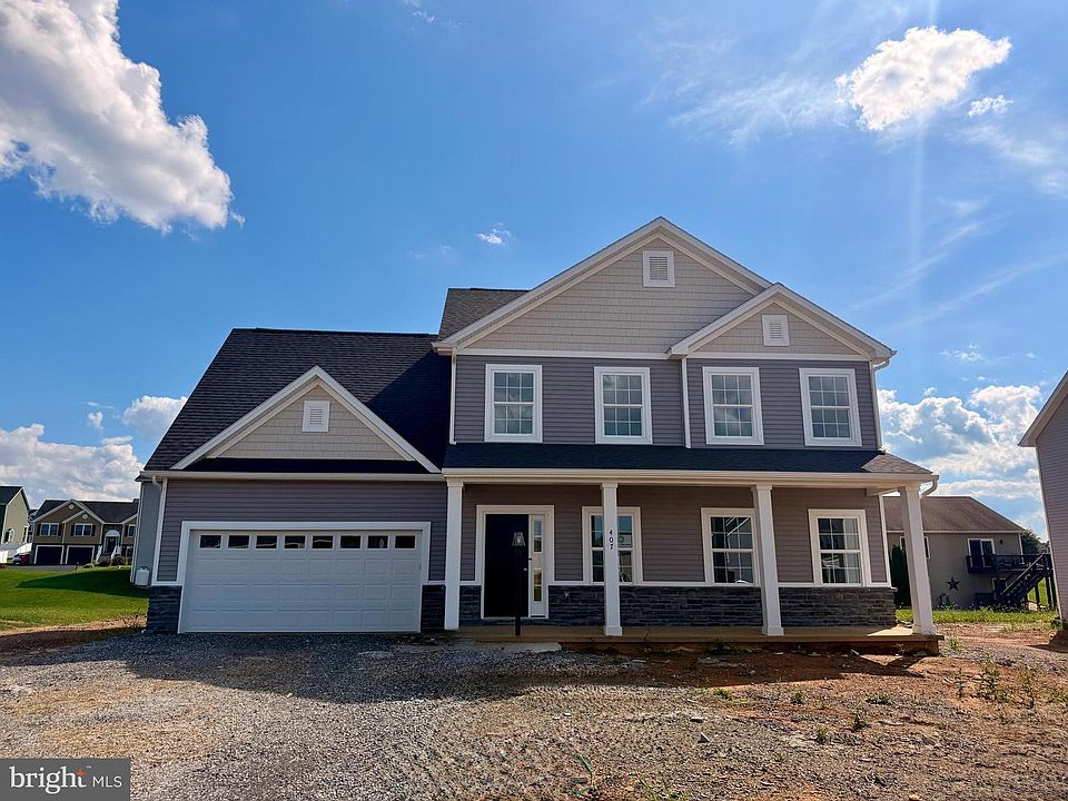 1st image of 407 E Clarissa Dr